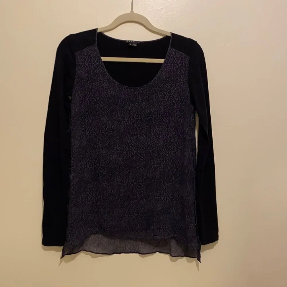 THEORY silk blouse in perfect condition. Size S